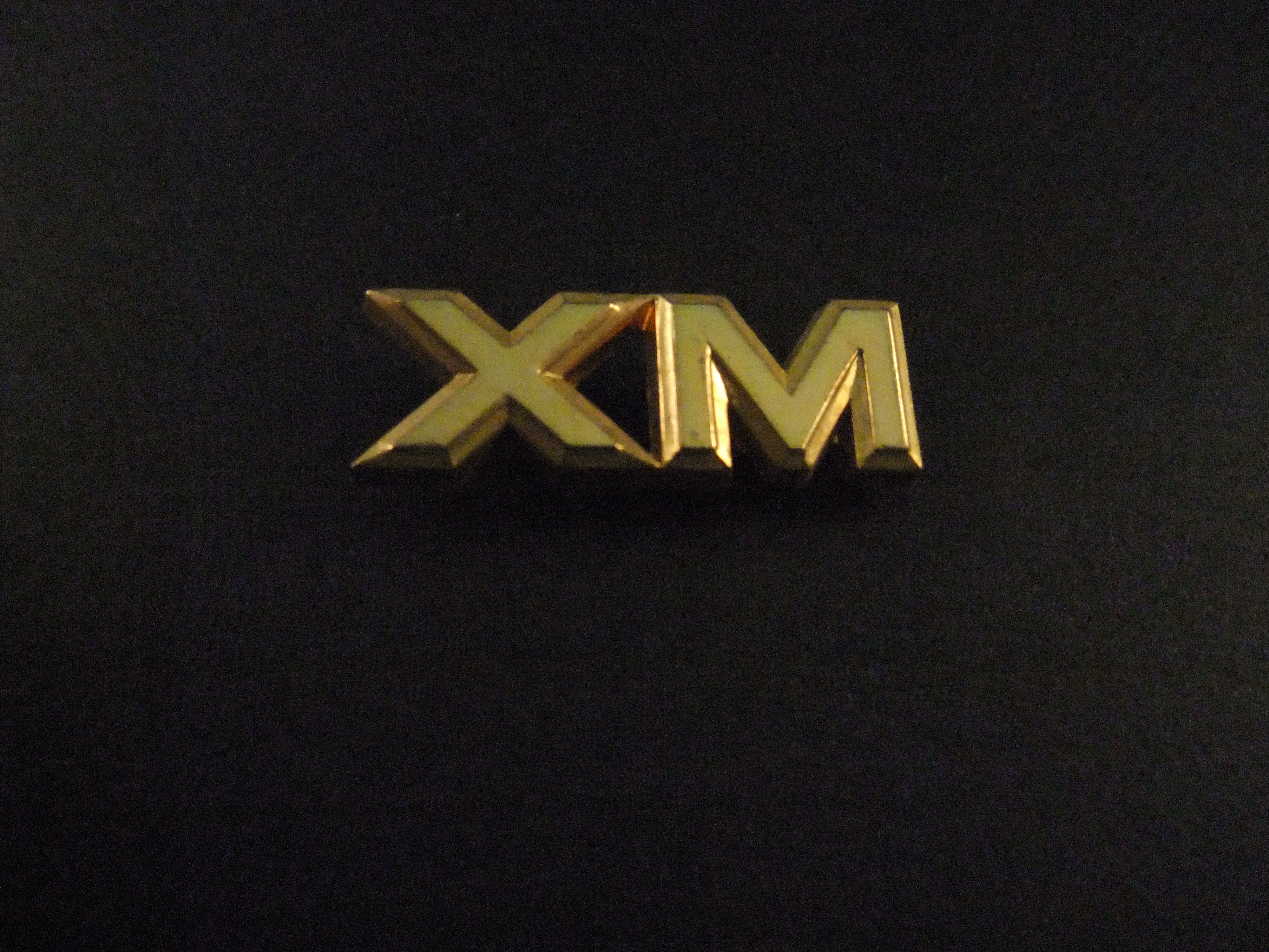 Citroën XM goudkleurig logo